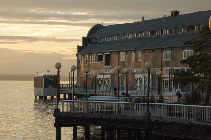 the Seattle Aquarium building on Elliott Bay